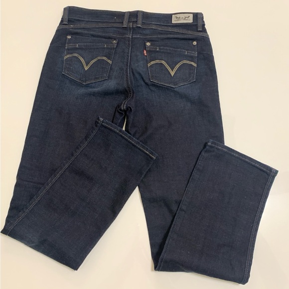 Levi’s Jeans, Flatters & Flaunts, Size 12 - Picture 2 of 8